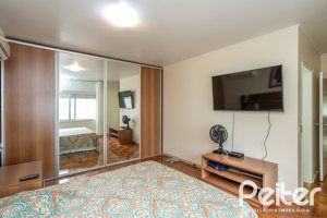 Casa em Condomínio à venda com 198m², 3 dormitórios, 1 suíte, 6 vagas, no bairro Tristeza em Porto Alegre