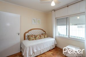 Casa em Condomínio à venda com 198m², 3 dormitórios, 1 suíte, 6 vagas, no bairro Tristeza em Porto Alegre