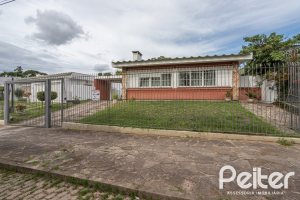 Casa em Condomínio à venda com 198m², 3 dormitórios, 1 suíte, 6 vagas, no bairro Tristeza em Porto Alegre