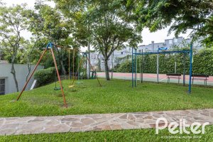 Casa em Condomínio à venda com 198m², 3 dormitórios, 1 suíte, 6 vagas, no bairro Tristeza em Porto Alegre