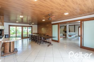 Casa em Condomínio à venda com 198m², 3 dormitórios, 1 suíte, 6 vagas, no bairro Tristeza em Porto Alegre