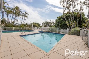 Casa em Condomínio à venda com 198m², 3 dormitórios, 1 suíte, 6 vagas, no bairro Tristeza em Porto Alegre