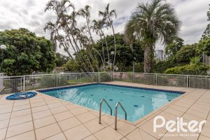 Casa em Condomínio à venda com 198m², 3 dormitórios, 1 suíte, 6 vagas, no bairro Tristeza em Porto Alegre