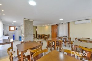 Apartamento à venda com 66m², 2 dormitórios, 1 vaga, no bairro Cristal em Porto Alegre