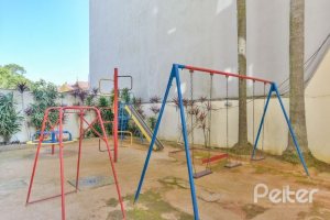 Apartamento à venda com 66m², 2 dormitórios, 1 vaga, no bairro Cristal em Porto Alegre