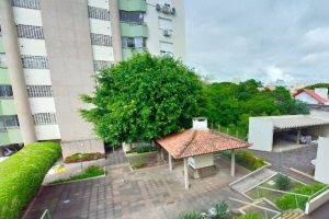 Apartamento à venda com 66m², 2 dormitórios, 1 vaga, no bairro Cristal em Porto Alegre