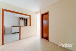 Casa em Condomínio à venda com 255m², 4 dormitórios, 2 suítes, 4 vagas, no bairro Vila Assunção em Porto Alegre