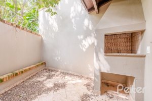 Casa em Condomínio à venda com 255m², 4 dormitórios, 2 suítes, 4 vagas, no bairro Vila Assunção em Porto Alegre