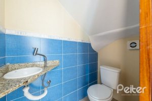 Casa em Condomínio à venda com 255m², 4 dormitórios, 2 suítes, 4 vagas, no bairro Vila Assunção em Porto Alegre