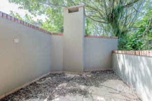 Casa em Condomínio à venda com 255m², 4 dormitórios, 2 suítes, 4 vagas, no bairro Vila Assunção em Porto Alegre