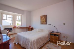 Casa em Condomínio à venda com 224m², 3 dormitórios, 2 suítes, 2 vagas, no bairro Tristeza em Porto Alegre