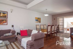 Casa em Condomínio à venda com 224m², 3 dormitórios, 2 suítes, 2 vagas, no bairro Tristeza em Porto Alegre