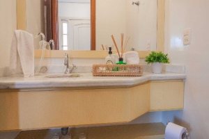 Casa em Condomínio à venda com 224m², 3 dormitórios, 2 suítes, 2 vagas, no bairro Tristeza em Porto Alegre