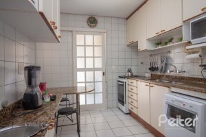 Casa em Condomínio à venda com 224m², 3 dormitórios, 2 suítes, 2 vagas, no bairro Tristeza em Porto Alegre