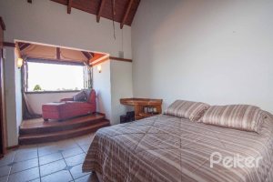 Casa em Condomínio à venda com 224m², 3 dormitórios, 2 suítes, 2 vagas, no bairro Tristeza em Porto Alegre