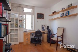 Casa em Condomínio à venda com 224m², 3 dormitórios, 2 suítes, 2 vagas, no bairro Tristeza em Porto Alegre