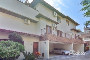 Casa em Condomínio à venda com 347m², 3 dormitórios, 1 suíte, 3 vagas, no bairro Jardim Isabel em Porto Alegre