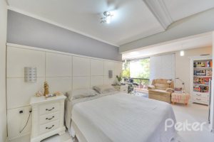 Casa em Condomínio à venda com 347m², 3 dormitórios, 1 suíte, 3 vagas, no bairro Jardim Isabel em Porto Alegre