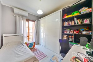 Casa em Condomínio à venda com 347m², 3 dormitórios, 1 suíte, 3 vagas, no bairro Jardim Isabel em Porto Alegre