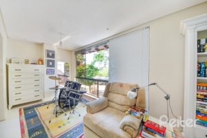 Casa em Condomínio à venda com 347m², 3 dormitórios, 1 suíte, 3 vagas, no bairro Jardim Isabel em Porto Alegre