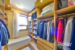 Casa em Condomínio à venda com 347m², 3 dormitórios, 1 suíte, 3 vagas, no bairro Jardim Isabel em Porto Alegre