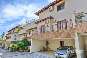 Casa em Condomínio à venda com 347m², 3 dormitórios, 1 suíte, 3 vagas, no bairro Jardim Isabel em Porto Alegre