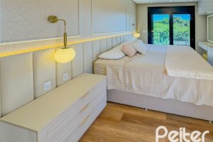 Casa em Condomínio à venda com 315m², 4 dormitórios, 4 suítes, 4 vagas, no bairro Alphaville em PORTO ALEGRE