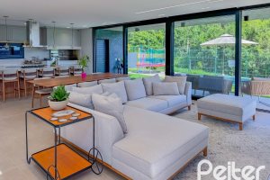 Casa em Condomínio à venda com 315m², 4 dormitórios, 4 suítes, 4 vagas, no bairro Alphaville em PORTO ALEGRE