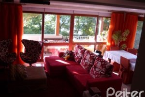 Casa em Condomínio à venda com 500m², 4 dormitórios, 4 suítes, 3 vagas, no bairro Vila Assunção em Porto Alegre