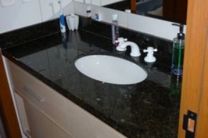 Casa em Condomínio à venda com 500m², 4 dormitórios, 4 suítes, 3 vagas, no bairro Vila Assunção em Porto Alegre