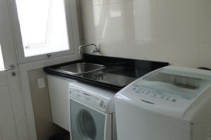 Casa em Condomínio à venda com 472m², 4 dormitórios, 3 suítes, 2 vagas, no bairro Terra Ville em PORTO ALEGRE