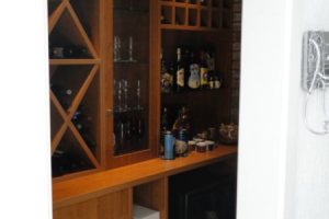 Casa em Condomínio à venda com 472m², 4 dormitórios, 3 suítes, 2 vagas, no bairro Terra Ville em PORTO ALEGRE