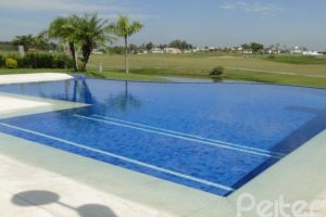 Casa em Condomínio à venda com 472m², 4 dormitórios, 3 suítes, 2 vagas, no bairro Terra Ville em PORTO ALEGRE