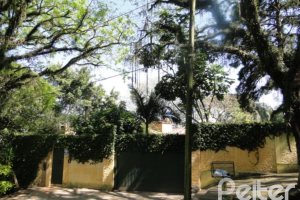 Terreno à venda com 1214m², no bairro Cristal em Porto Alegre