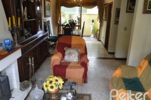 Casa à venda com 164m², 3 dormitórios, 2 suítes, 2 vagas, no bairro Espírito Santo em Porto Alegre