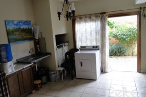 Casa à venda com 164m², 3 dormitórios, 2 suítes, 2 vagas, no bairro Espírito Santo em Porto Alegre