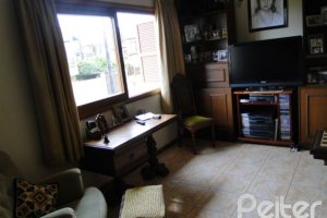 Casa à venda com 164m², 3 dormitórios, 2 suítes, 2 vagas, no bairro Espírito Santo em Porto Alegre