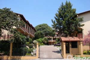 Casa em Condomínio à venda com 278m², 3 dormitórios, 1 suíte, 3 vagas, no bairro Tristeza em Porto Alegre