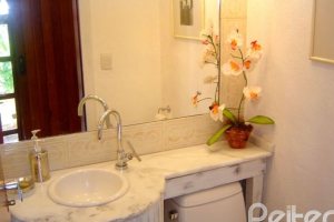 Casa em Condomínio à venda com 278m², 3 dormitórios, 1 suíte, 3 vagas, no bairro Tristeza em Porto Alegre