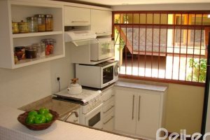 Casa em Condomínio à venda com 278m², 3 dormitórios, 1 suíte, 3 vagas, no bairro Tristeza em Porto Alegre