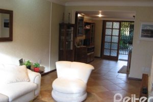 Casa em Condomínio à venda com 278m², 3 dormitórios, 1 suíte, 3 vagas, no bairro Tristeza em Porto Alegre