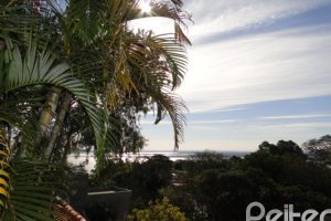 Casa à venda com 580m², 3 dormitórios, 1 suíte, 4 vagas, no bairro Menino Deus em Porto Alegre