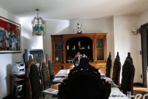 Casa à venda com 580m², 3 dormitórios, 1 suíte, 4 vagas, no bairro Menino Deus em Porto Alegre