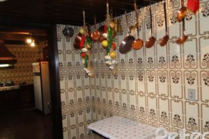 Casa à venda com 580m², 3 dormitórios, 1 suíte, 4 vagas, no bairro Menino Deus em Porto Alegre