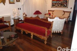 Casa à venda com 580m², 3 dormitórios, 1 suíte, 4 vagas, no bairro Menino Deus em Porto Alegre