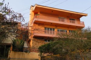 Casa à venda com 420m², 4 dormitórios, 1 suíte, 3 vagas, no bairro Vila Assunção em Porto Alegre