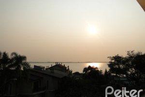 Casa à venda com 420m², 4 dormitórios, 1 suíte, 3 vagas, no bairro Vila Assunção em Porto Alegre