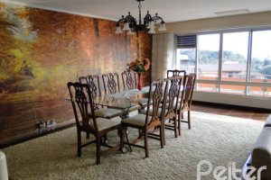 Casa à venda com 420m², 4 dormitórios, 1 suíte, 3 vagas, no bairro Vila Assunção em Porto Alegre