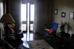 Casa à venda com 333m², 4 dormitórios, 2 suítes, 3 vagas, no bairro Cristal em Porto Alegre