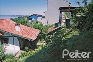 Casa à venda com 250m², 3 dormitórios, 3 suítes, 2 vagas, no bairro Sétimo Céu em Porto Alegre